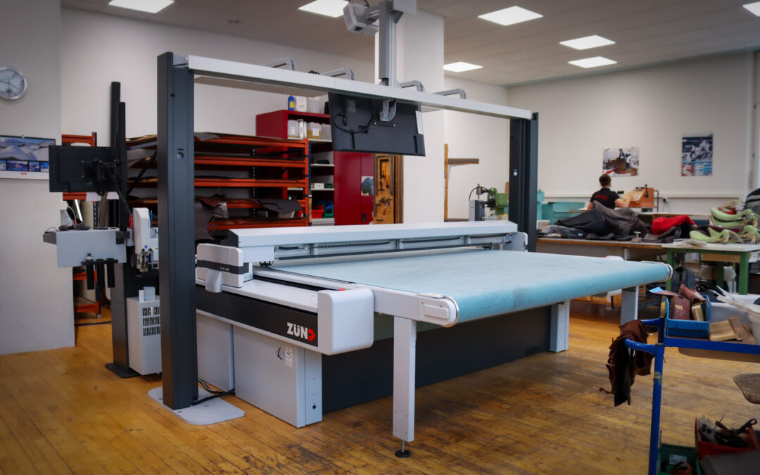Traditionelles Handwerk trifft digitale Präzision, Ein Zünd Cutter